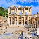 Pir Efes Konaklari Hotel *