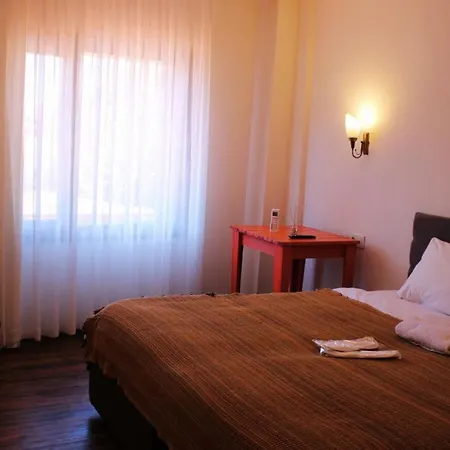 Pir Efes Konaklari Hotel *