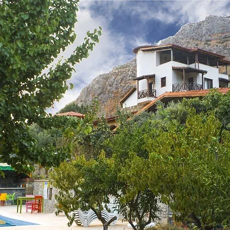 Pir Efes Konaklari * إزمير