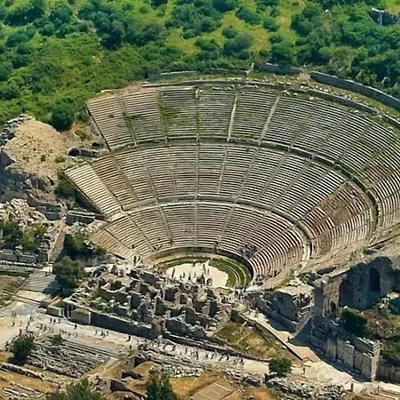 Pir Efes Konaklari فندق إزمير