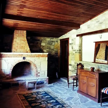 Pir Efes Konaklari