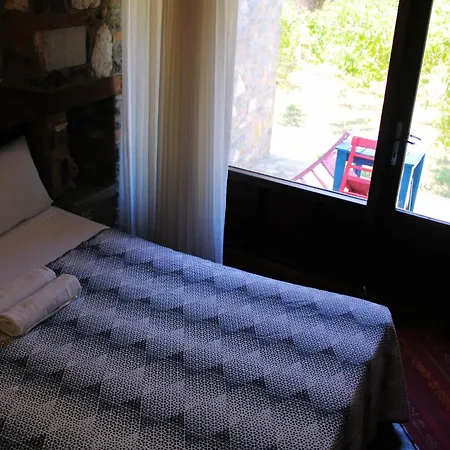 Pir Efes Konaklari *