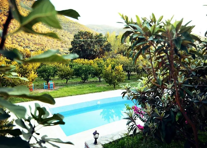 Pir Efes Konaklari فندق *