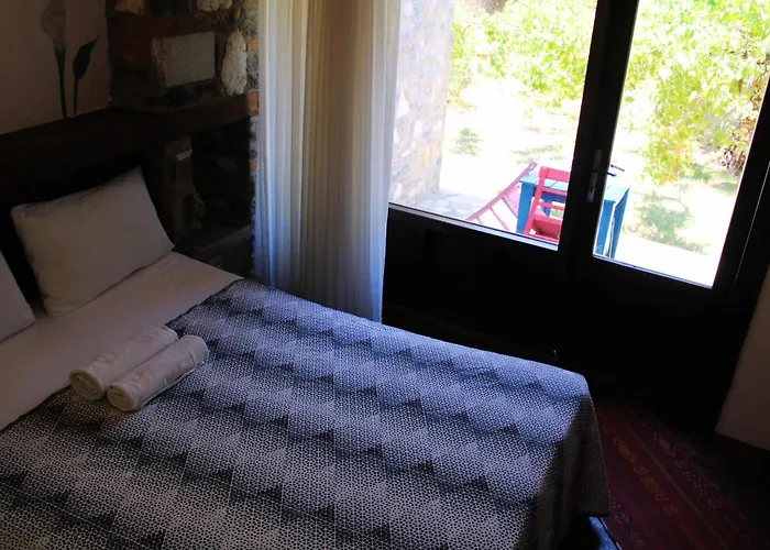 Pir Efes Konaklari *