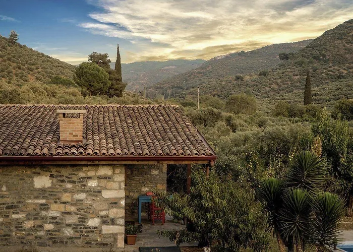 Pir Efes Konaklari *